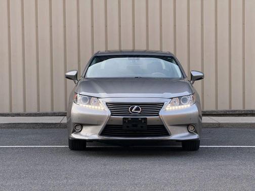 2015 Lexus ES 300h Base