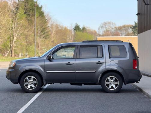 Polished Metal Metallic 2010 Honda Pilot Touring