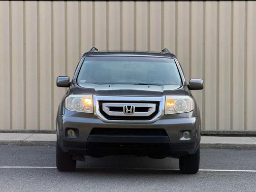 Polished Metal Metallic 2010 Honda Pilot Touring