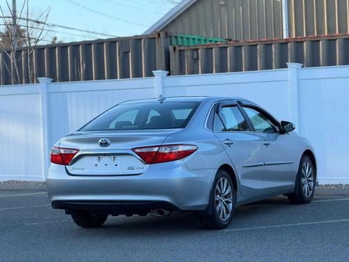 Celestial Silver Metallic 2015 Toyota Camry Hybrid XLE