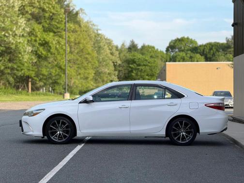 White 2015 Toyota Camry XSE