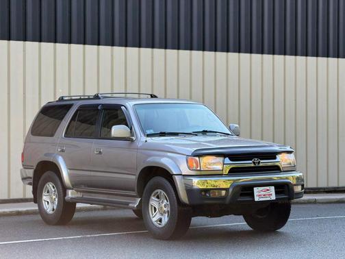 Gray 2001 Toyota 4Runner SR5