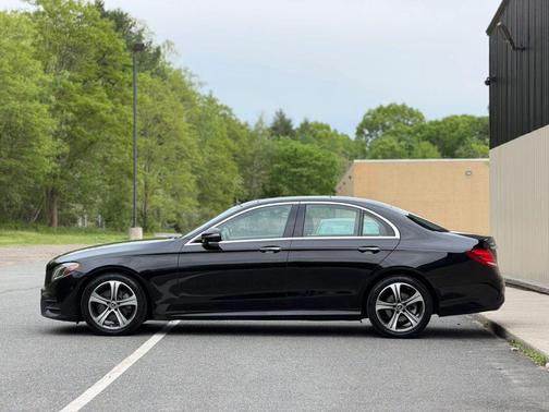 Black 2018 Mercedes-Benz E-Class 4MATIC