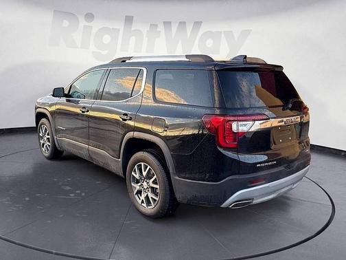 2023 GMC Acadia AWD SLT