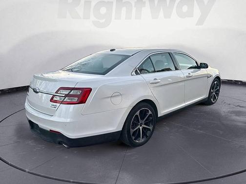 2015 Ford Taurus SEL