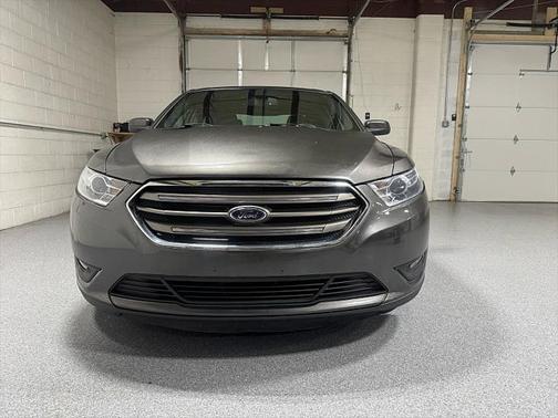 2018 Ford Taurus SEL