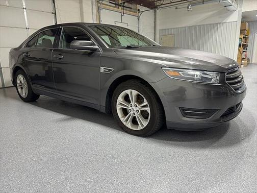 2018 Ford Taurus SEL
