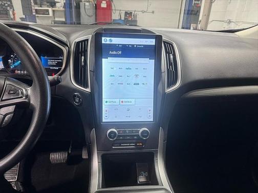 2021 Ford Edge SE