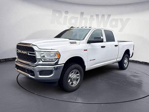 2022 RAM 2500 Tradesman Crew Cab 4x4 6'4' Box