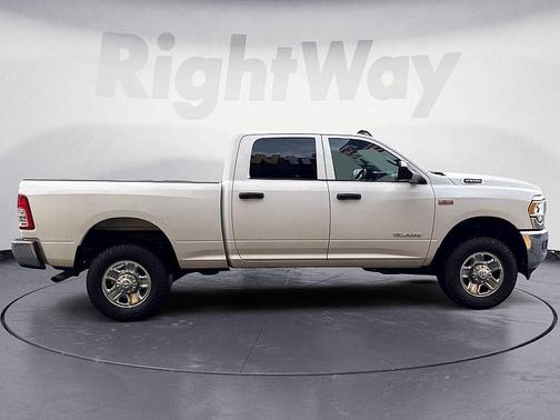 2022 RAM 2500 Tradesman Crew Cab 4x4 6'4' Box