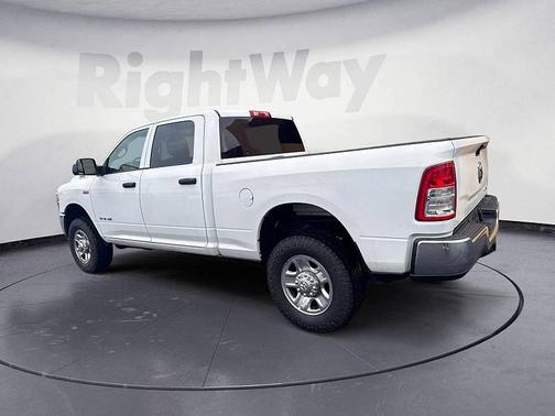 2022 RAM 2500 Tradesman Crew Cab 4x4 6'4' Box