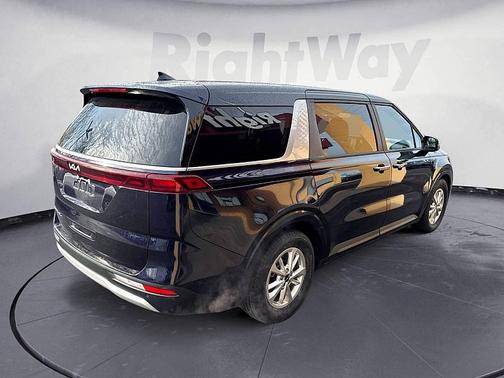 2022 Kia Carnival LXS