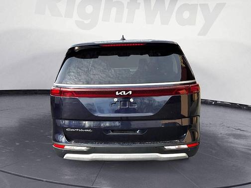 2022 Kia Carnival LXS