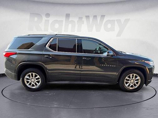 2021 Chevrolet Traverse LT Cloth