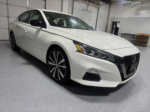 2022 Nissan Altima SR FWD
