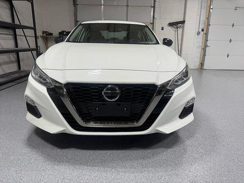 2022 Nissan Altima SR FWD