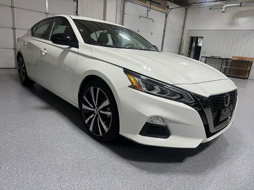 2022 Nissan Altima SR FWD