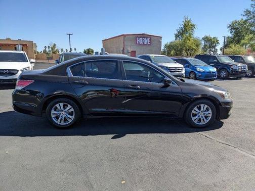 Photo 4 of 21 of 2011 Honda Accord SE