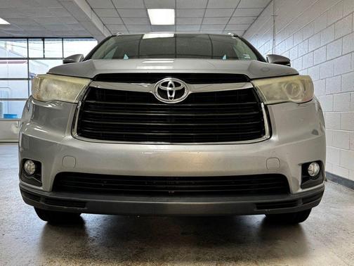 Silver Sky Metallic 2016 Toyota Highlander XLE