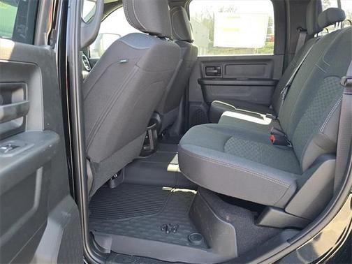 2026 RAM 2500 Tradesman Crew Cab 4x4 6'4' Box