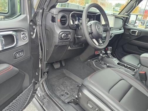 Granite Crystal Metallic Clearcoat 2026 Jeep Gladiator Rubicon