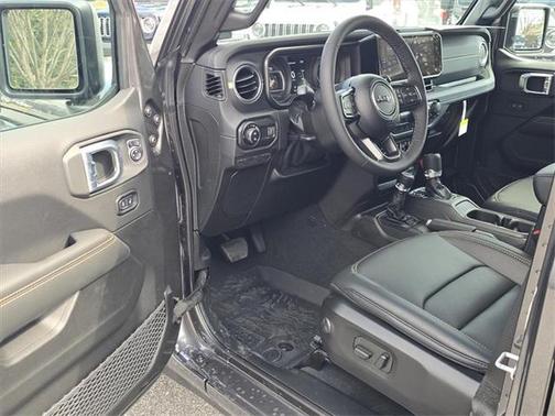 2026 Jeep Gladiator Sahara 4x4