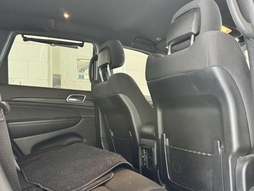 2020 Jeep Grand Cherokee Laredo