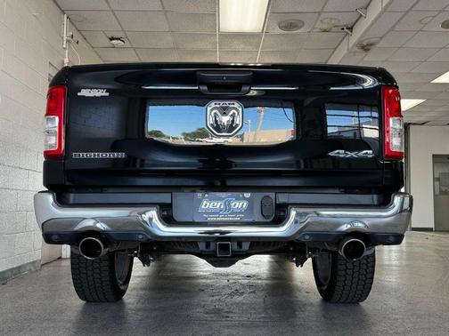 Diamond Black Crystal Pearlcoat 2023 RAM 1500 Big Horn/Lone Star