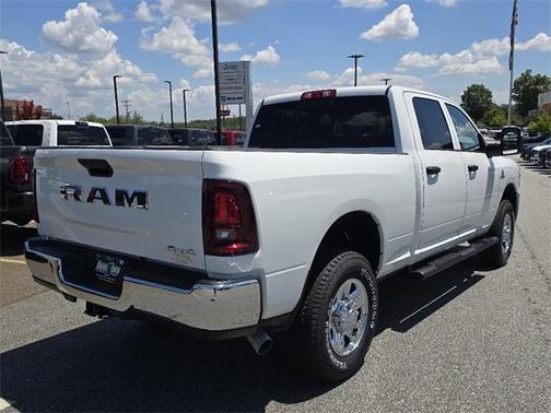 2025 RAM 2500 Tradesman Crew Cab 4x4 6'4' Box