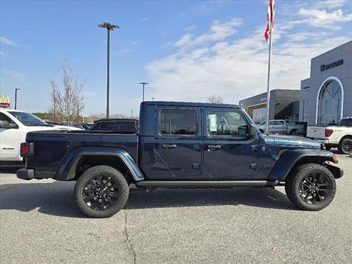 2025 Jeep Gladiator Nighthawk