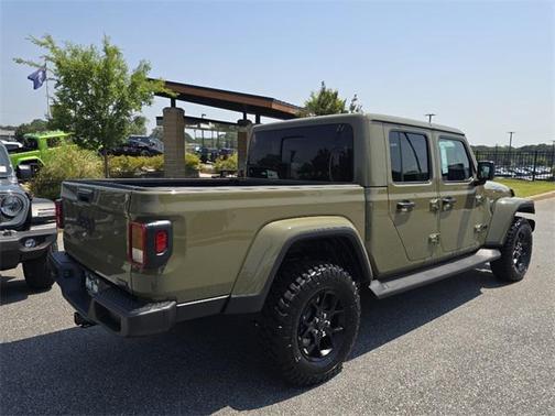 2025 Jeep Gladiator Sport