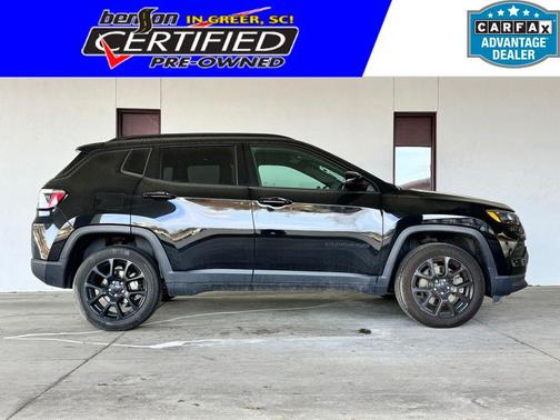 Diamond Black Crystal Pearlcoat 2023 Jeep Compass Latitude