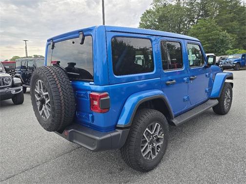 2025 Jeep Wrangler 4-Door Sahara 4x4