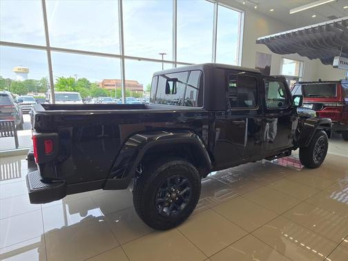 Black Clearcoat 2026 Jeep Gladiator 85th Anniversary Edition