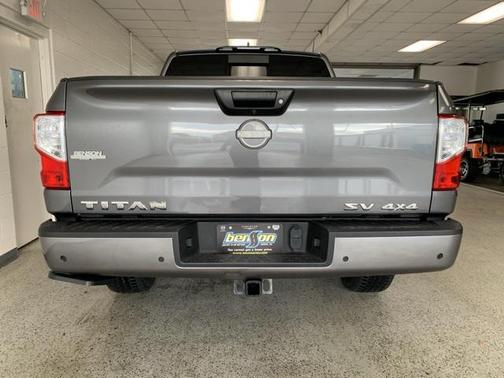 2024 Nissan Titan SV