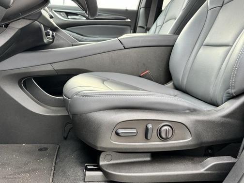 2024 Buick Enclave Essence FWD