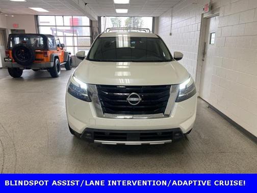 2024 Nissan Pathfinder SL 4WD