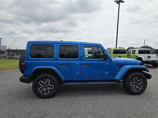2025 Jeep Wrangler 4-Door Sahara 4x4