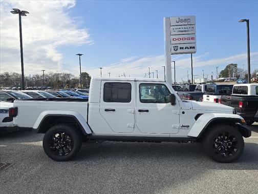 2025 Jeep Gladiator Nighthawk