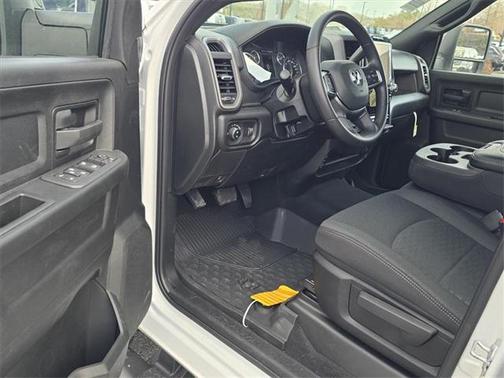 2026 RAM 2500 Tradesman Crew Cab 4x4 6'4' Box