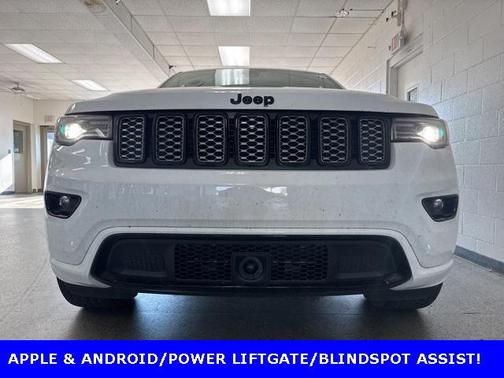 2022 Jeep Grand Cherokee Laredo