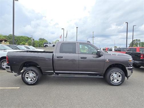2025 RAM 2500 Tradesman Crew Cab 4x4 6'4' Box