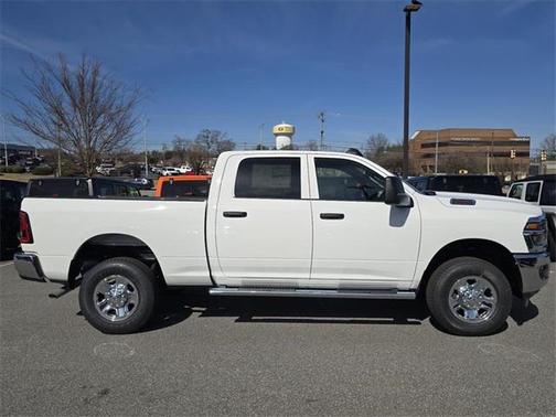 2026 RAM 2500 Tradesman Crew Cab 4x4 6'4' Box