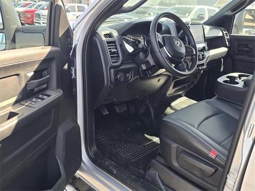 2026 RAM 2500 Tradesman Crew Cab 4x4 6'4' Box