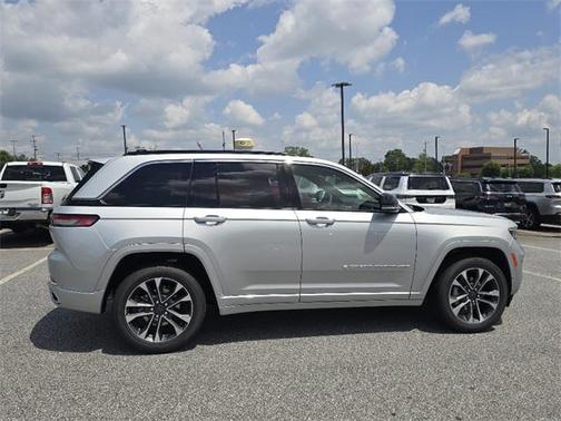 2025 Jeep Grand Cherokee Overland