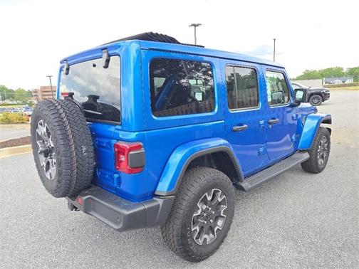 2025 Jeep Wrangler 4-Door Sahara 4x4