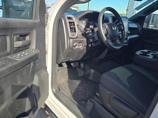 Bright White Clearcoat 2026 RAM 2500 Warlock Crew Cab 4x4 6'4' Box