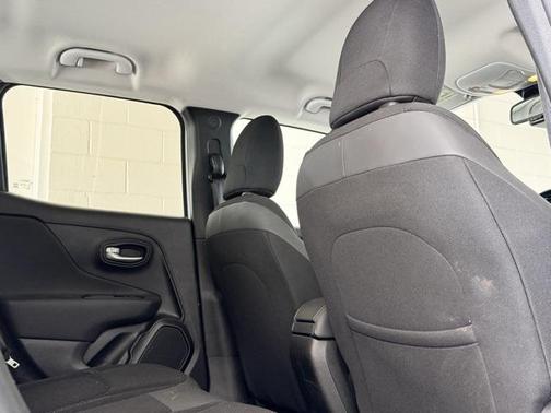 2023 Jeep Renegade Altitude