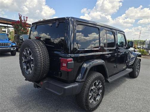 2025 Jeep Wrangler 4-Door Sahara 4x4