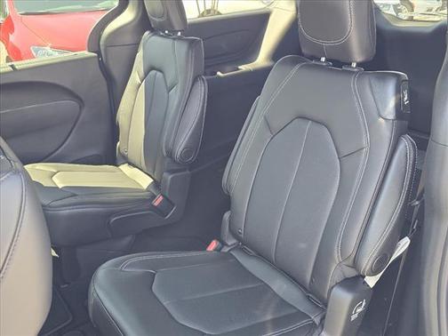 2025 Chrysler Pacifica L